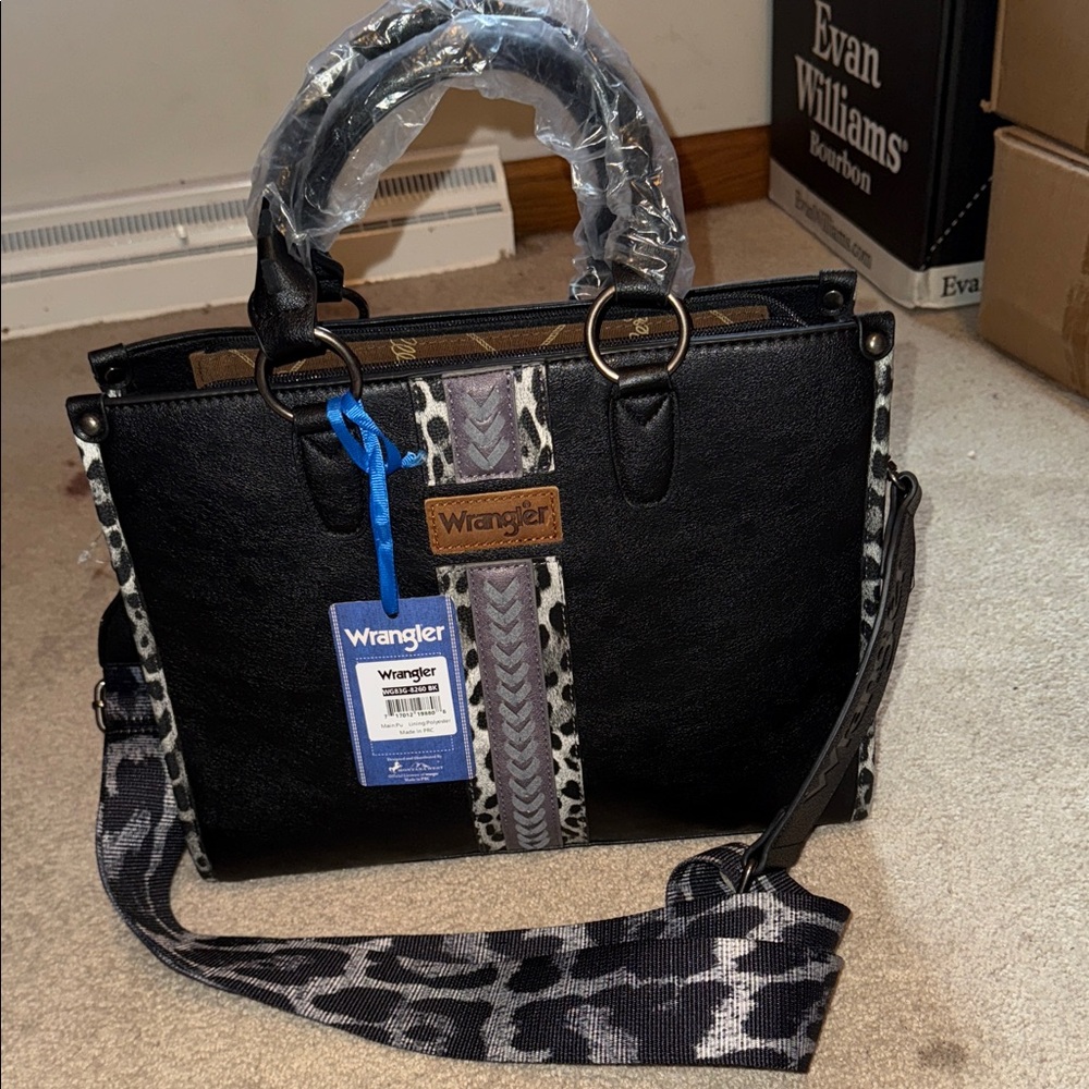 Wrangler Black and Gray Patterned Satchel